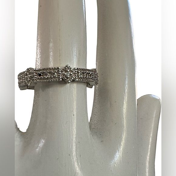 Genuine diamond and 925 silver dainty band ring size 6 - Picture 8 of 15